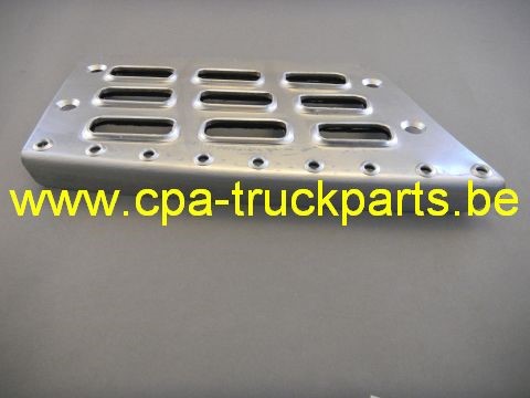Grille marche-pied gauche VOLVO 20360788