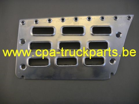 Grille marche-pied Droit VOLVO 20360789